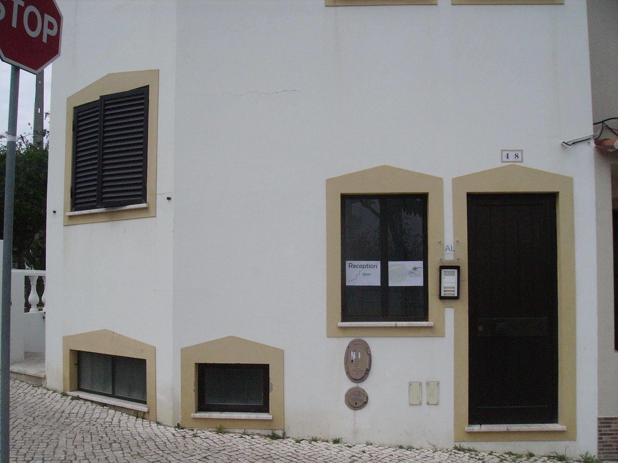 Sunny House Hostel Lagos Exterior photo